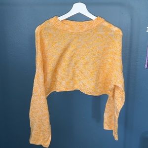 cute flowy crop top!